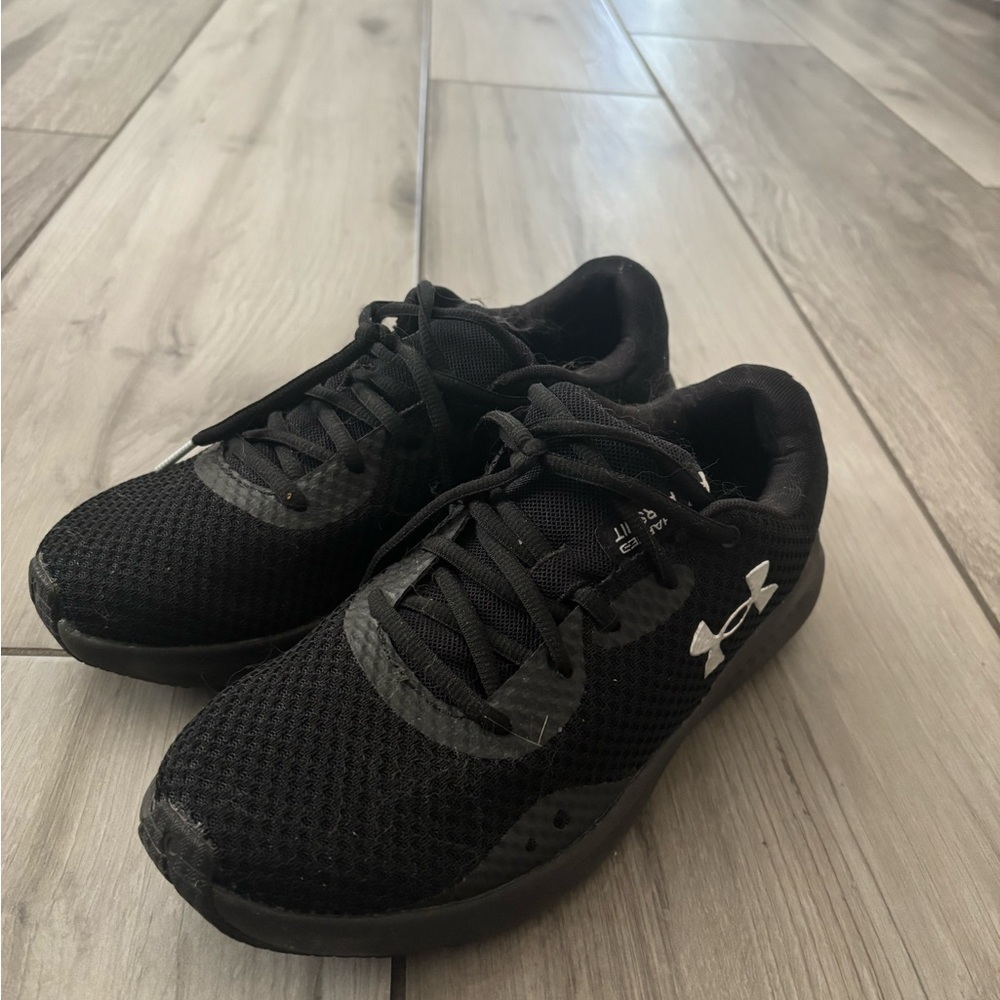 Under Armour Women’s Black Athletic Shoes